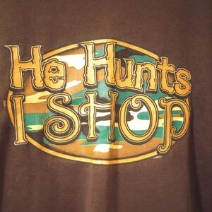 🐮 🐄 He Hunts I Shop Women's Short Sleeve T-Shirt